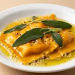 Kürbis-Ravioli mit Salbeibutter - featured image