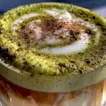 cremiger Mandel-Milch Matcha Latte - featured image